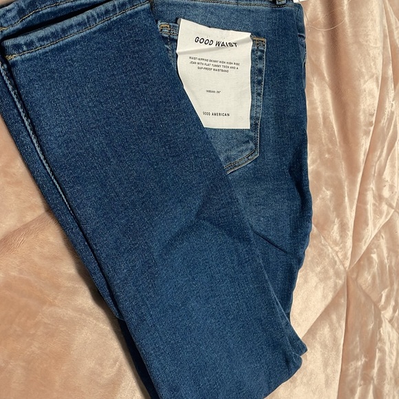 Good American Good Waist Jeans - Picture 7 of 8